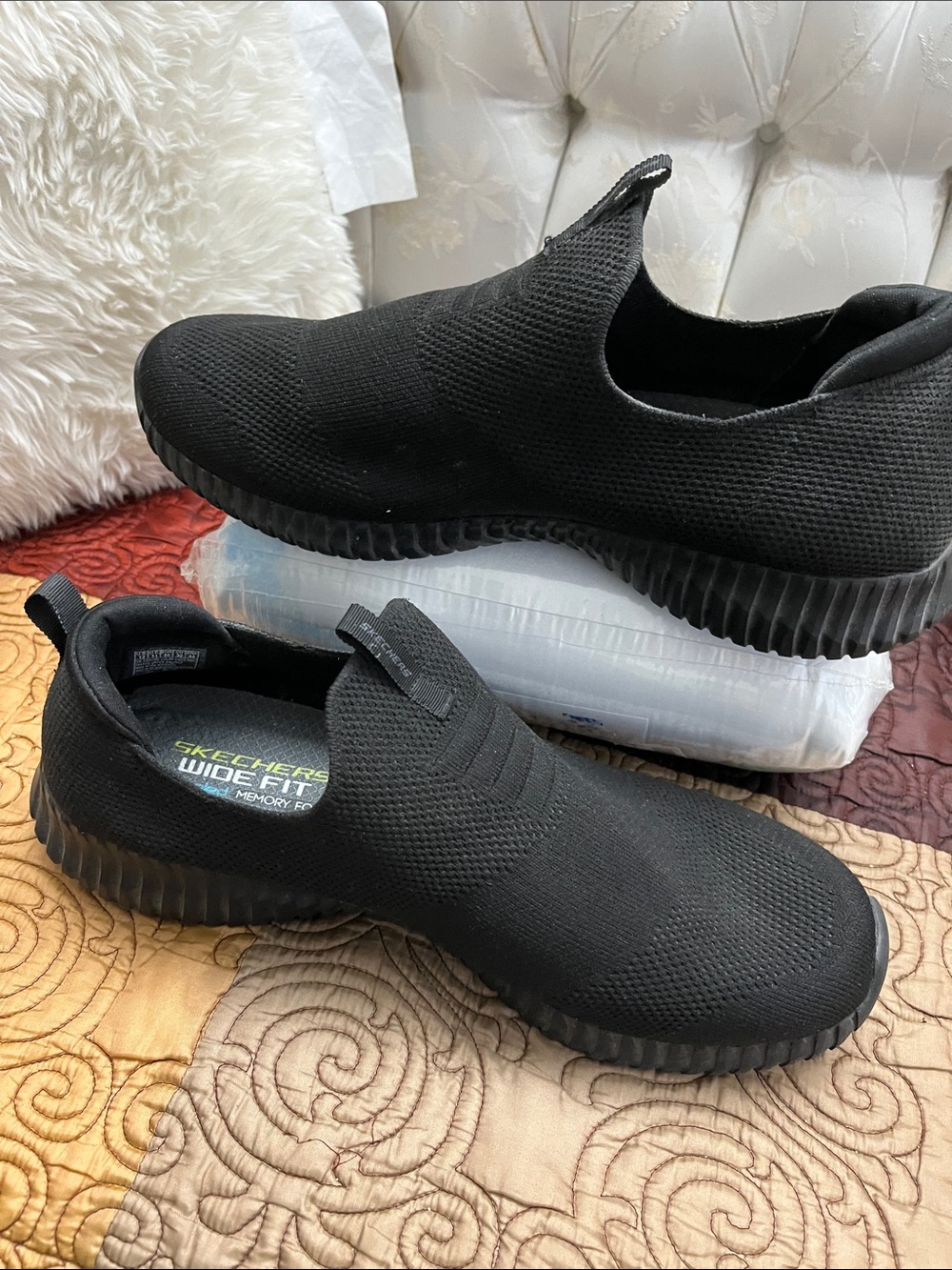 Skechers Wide/ air Cooled memory Foam Mens Black Slip-On Knit Athletic Sneakers. - Picture 6 of 7
